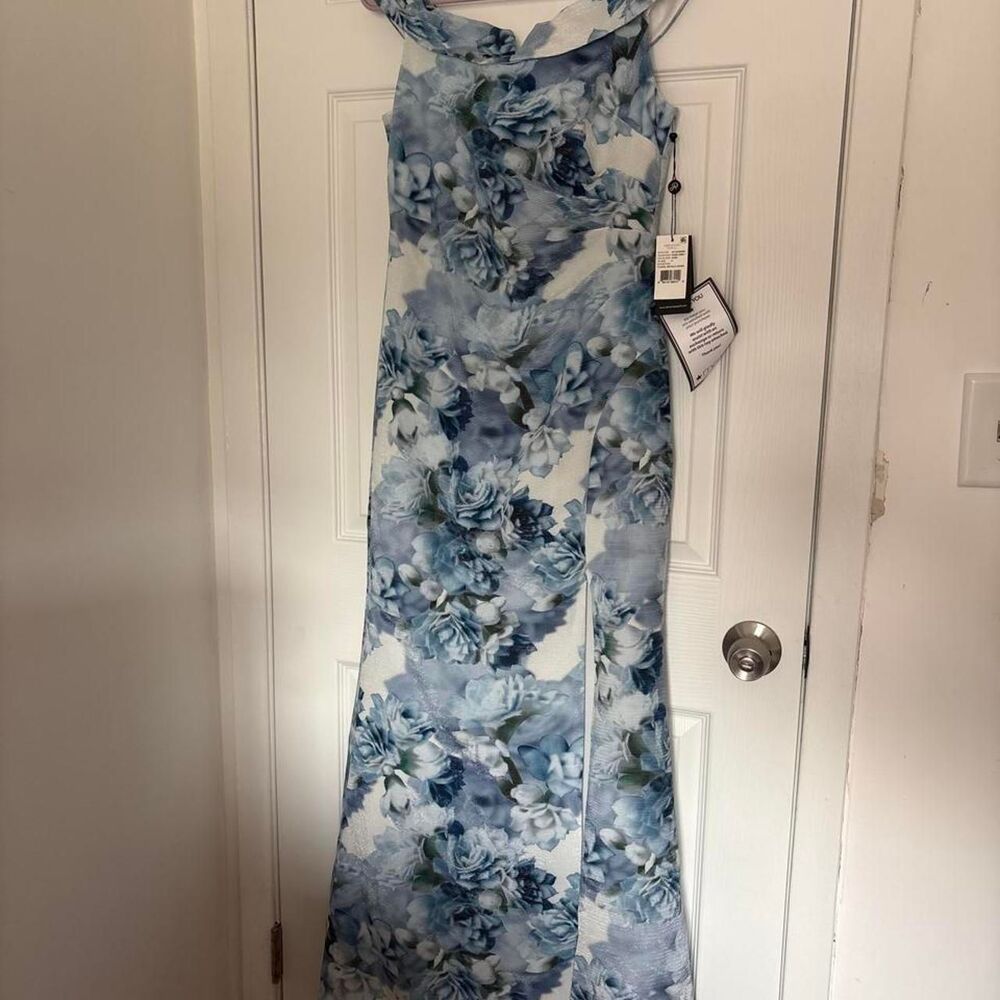 Adrianna Papell NWT Metallic Blue Floral Cottagecore Gown with Slit size 6